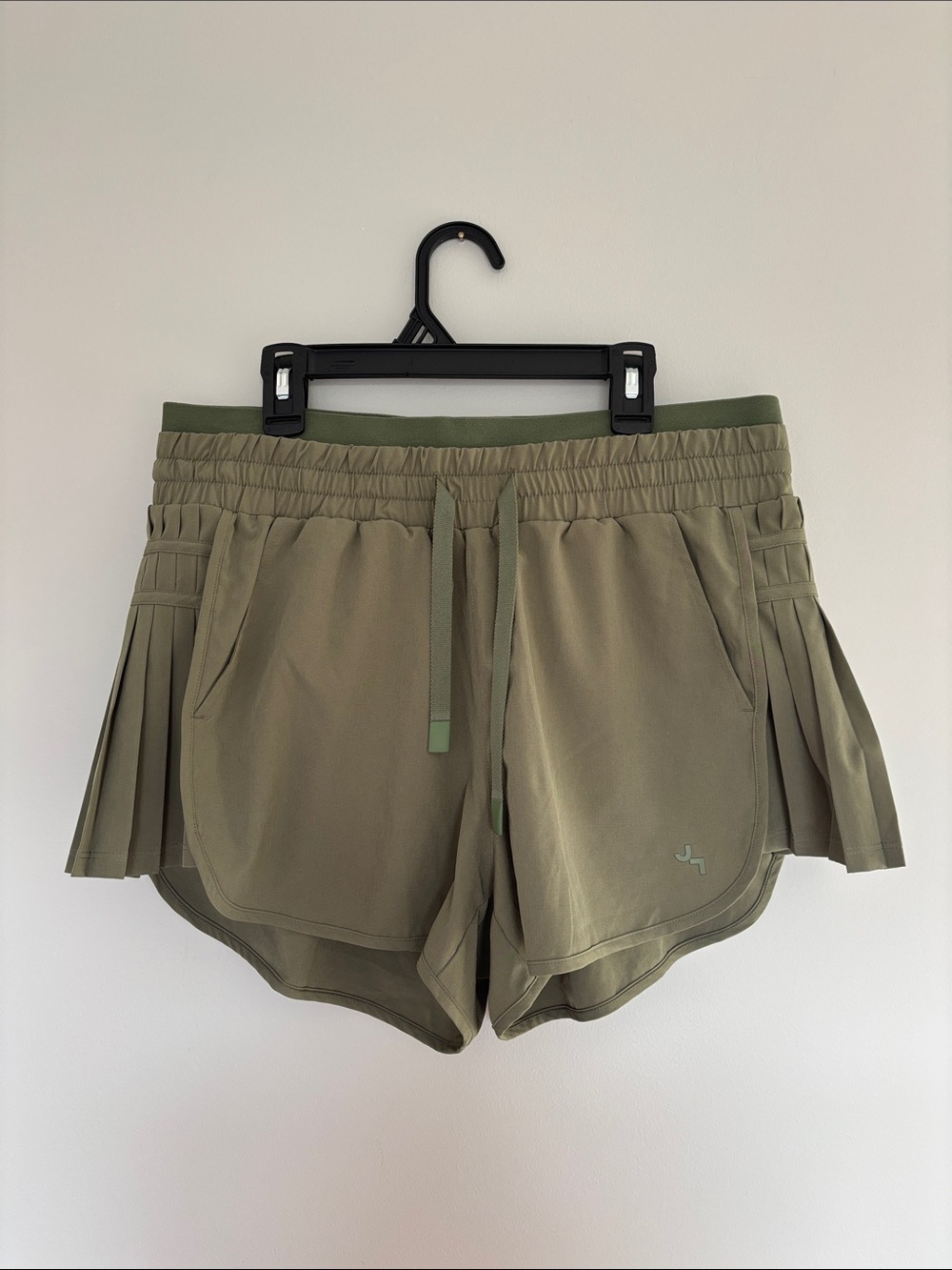JoyLab Olive Green Athletic Pleated Shorts Size Medium with Drawstring